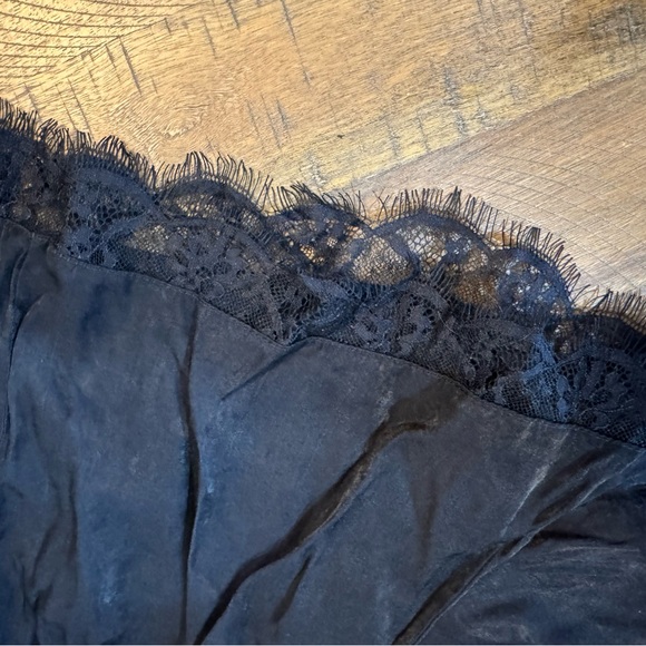 SHEIN Elegant Black Fabric Shorts with Lace Trim - Picture 6 of 10